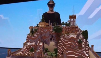 Microsoft HoloLens MineCraft