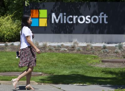 Microsoft gets $927 million contract